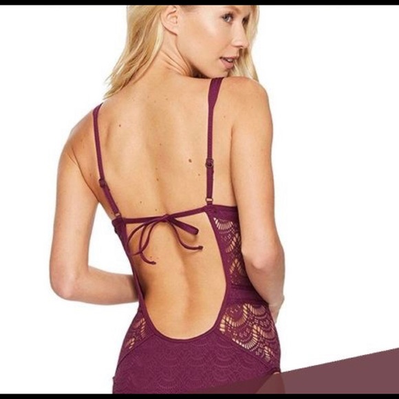 Becca color play crochet plunging one piece Merlot - Picture 3 of 8
